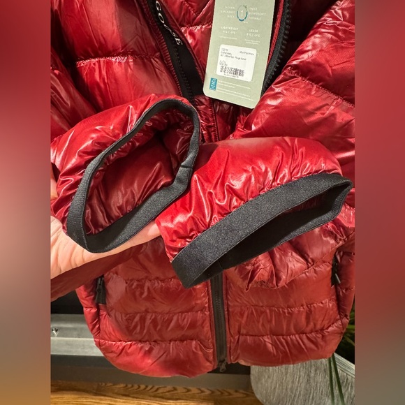 Canada Goose Crofton Water Resistant Packable Quilted 750-Fill-Power Down Jacket - Picture 6 of 12